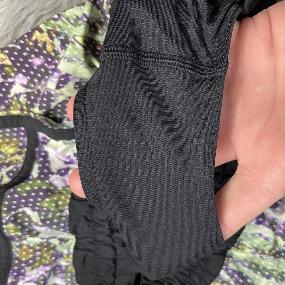 Lululemon Tracker Shorts III | Size 6 - Picture 7 of 9